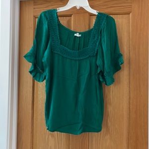 Like new Kelly green blouse